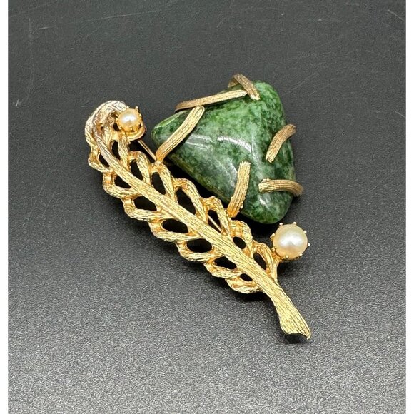 Kramer Jewelry - Vintage Brooch Pin Kramer New York Green Stone Cultured Pearl Leaf Gold Tone 60s